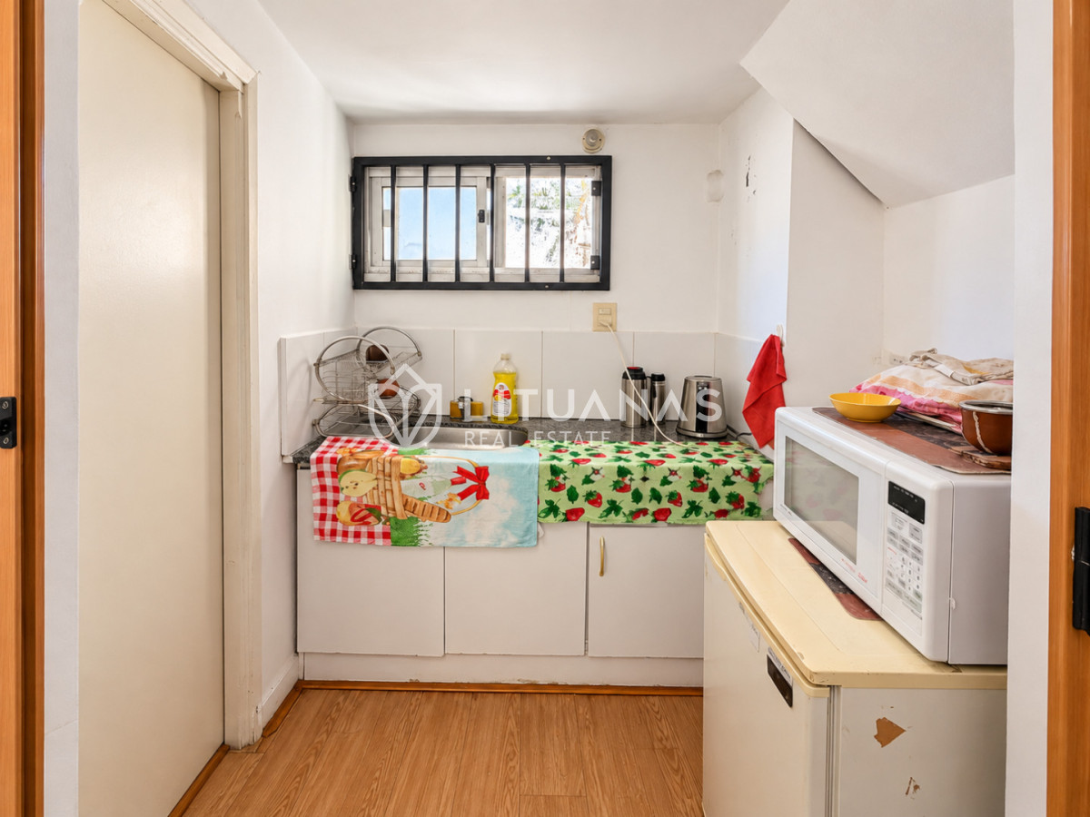Oficina ID.197 - Oficina en venta en Ciudad Vieja | 70 m² en Edificio Misiones