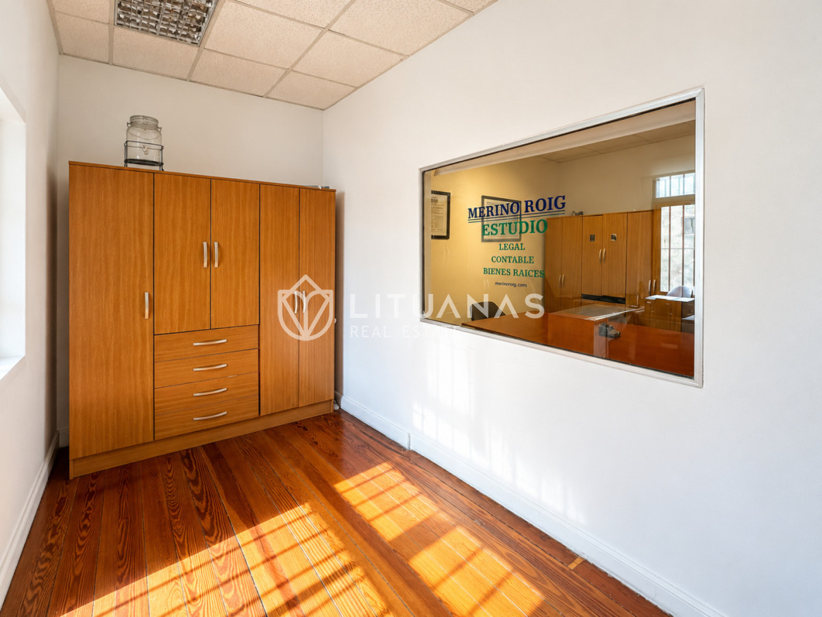 Oficina ID.197 - Oficina en venta en Ciudad Vieja | 70 m² en Edificio Misiones