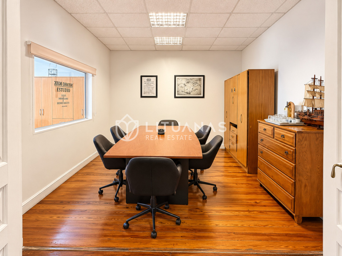 Oficina ID.197 - Oficina en venta en Ciudad Vieja | 70 m² en Edificio Misiones