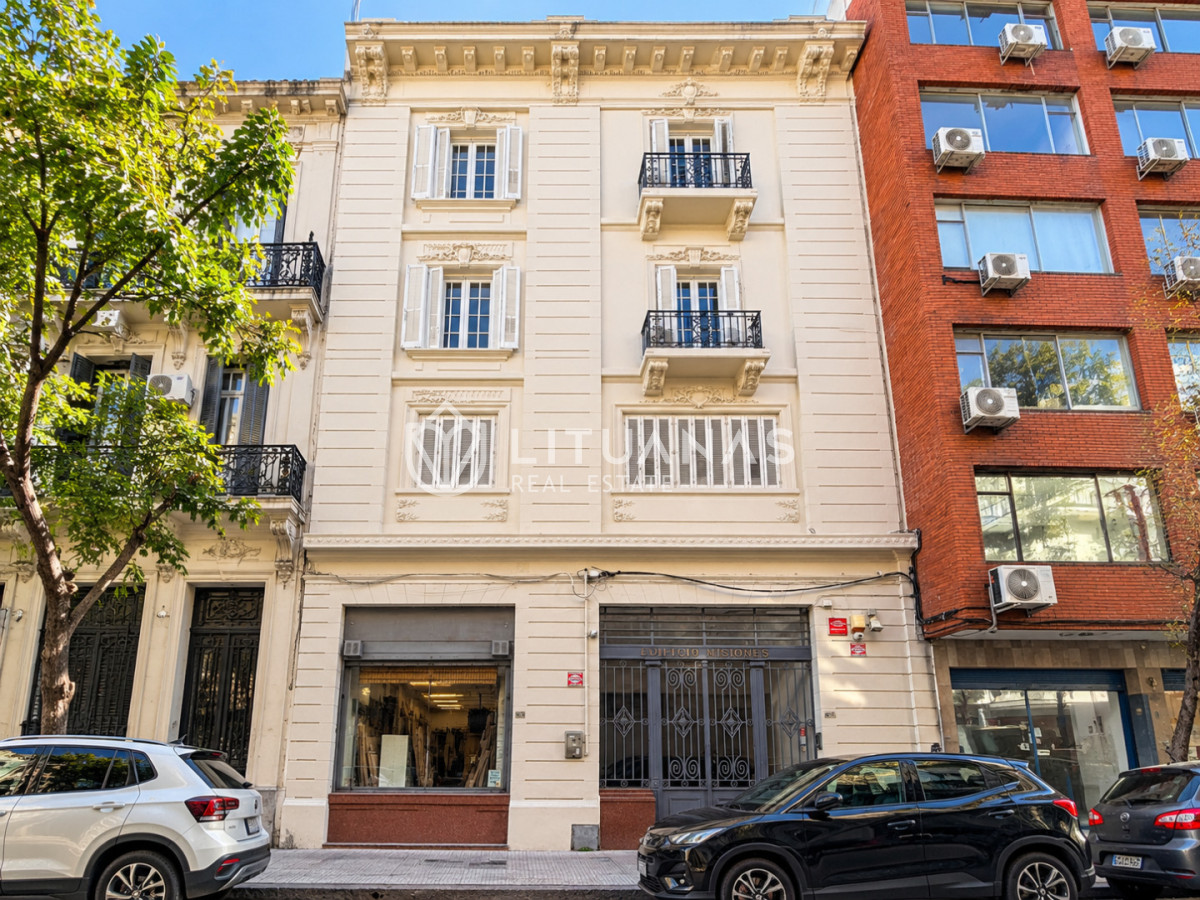 Oficina ID.197 - Oficina en venta en Ciudad Vieja | 70 m² en Edificio Misiones