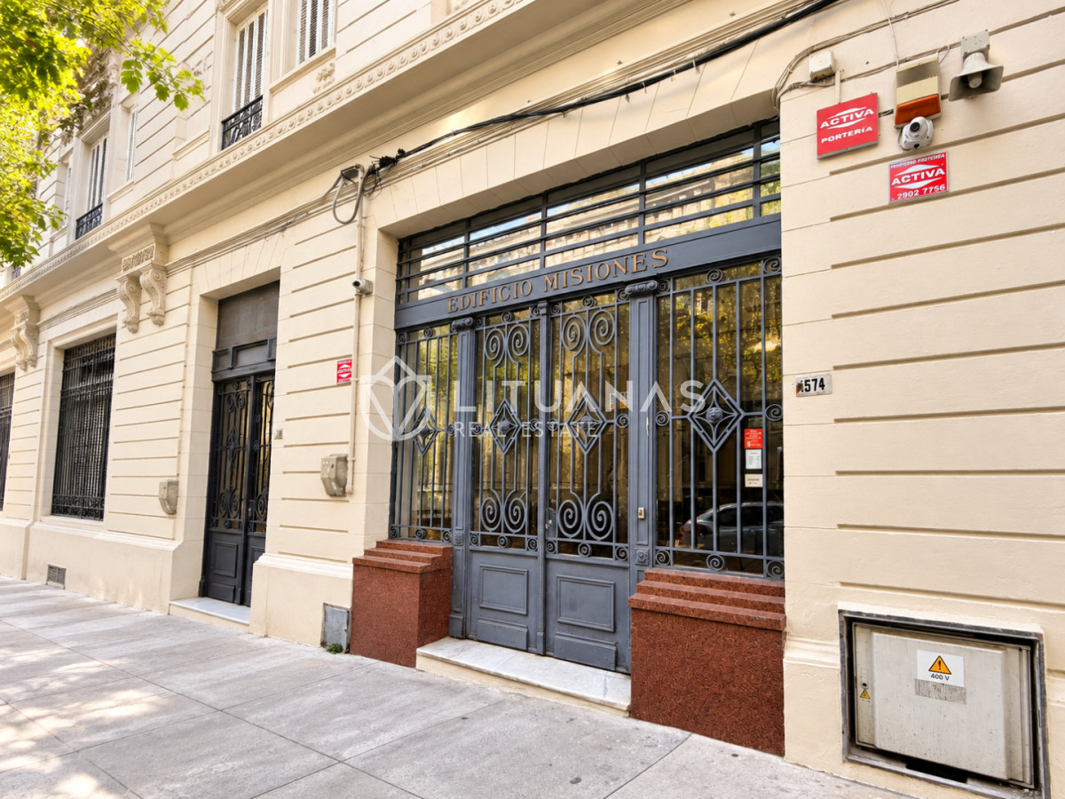 Oficina ID.197 - Oficina en venta en Ciudad Vieja | 70 m² en Edificio Misiones