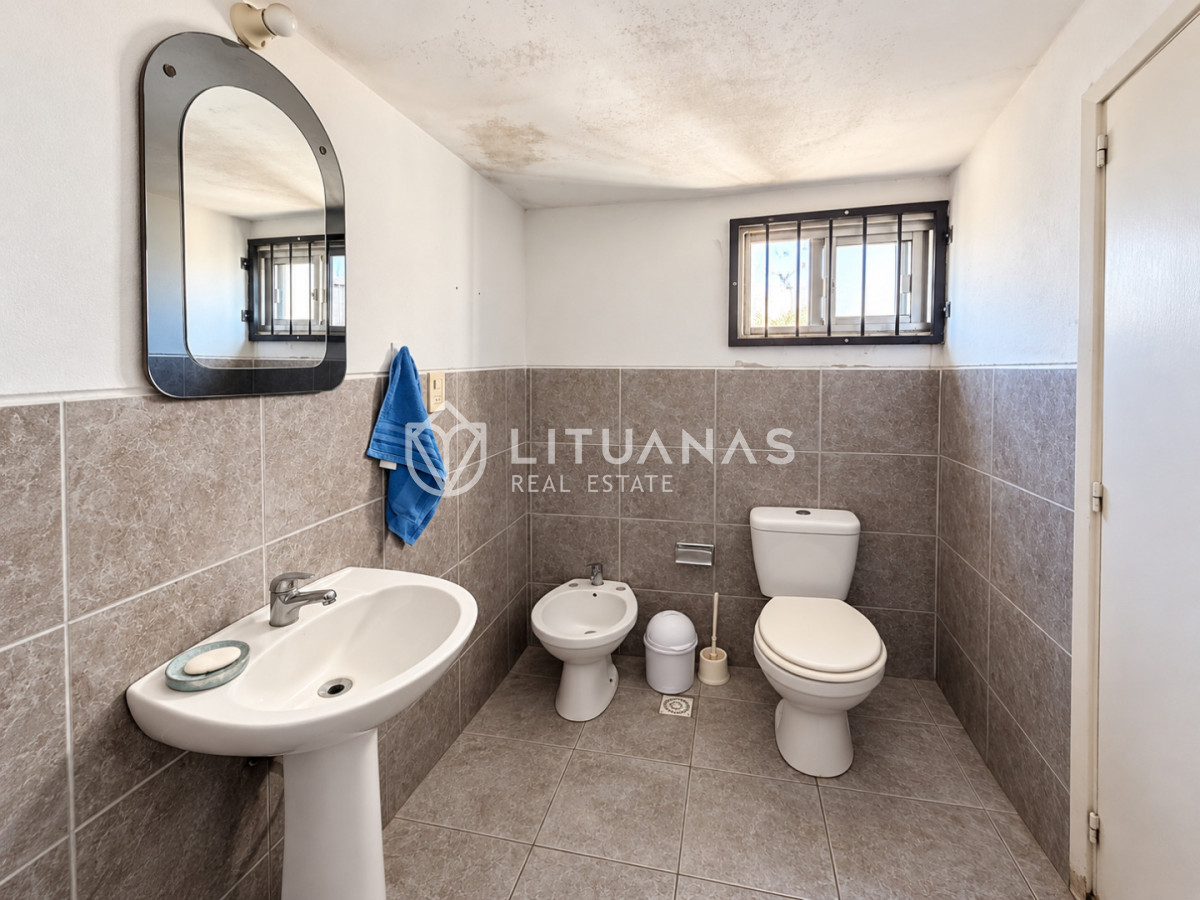 Oficina ID.197 - Oficina en venta en Ciudad Vieja | 70 m² en Edificio Misiones