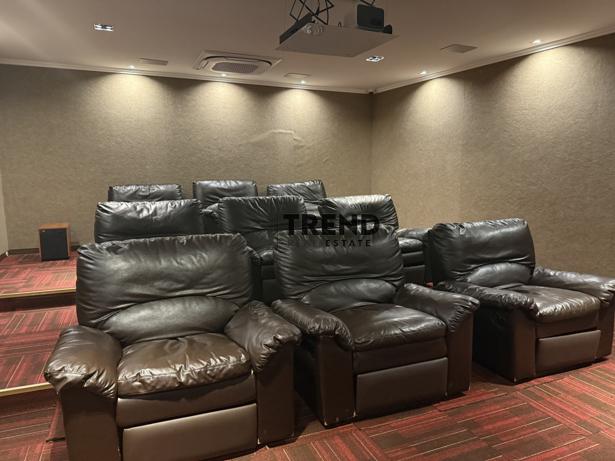 Apartamento ID.33 - Apartamento en venta 3 Dormitorios a 2 cuadras de playa mansa frente al Conrad