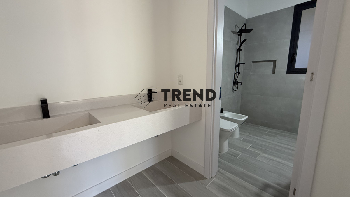 Casa ID.26 - Casa en Venta en Barrio Don Miguel, 4 dormitorios 