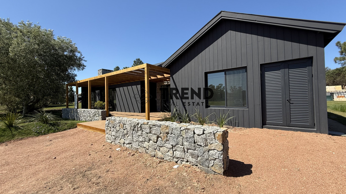 Casa ID.26 - Casa en Venta en Barrio Don Miguel, 4 dormitorios 