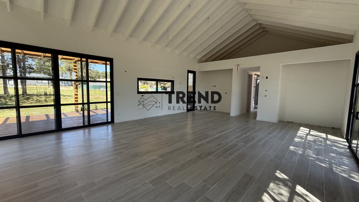 Casa ID.26 - Casa en Venta en Barrio Don Miguel, 4 dormitorios 