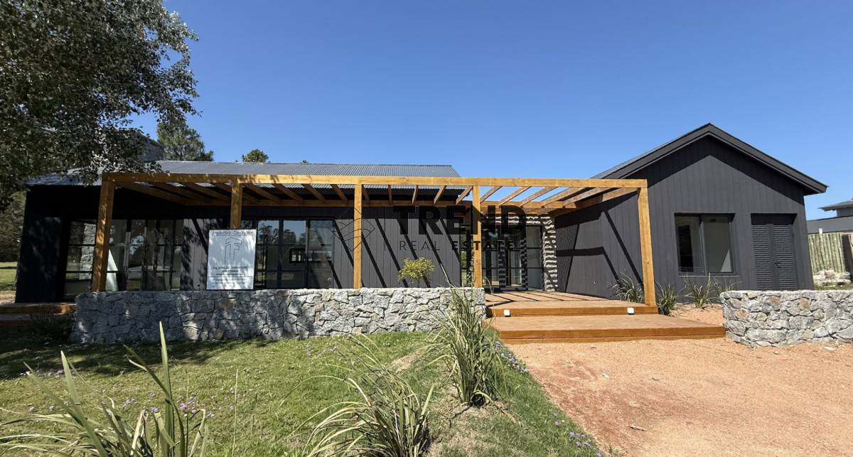 Casa ID.26 - Casa en Venta en Barrio Don Miguel, 4 dormitorios 