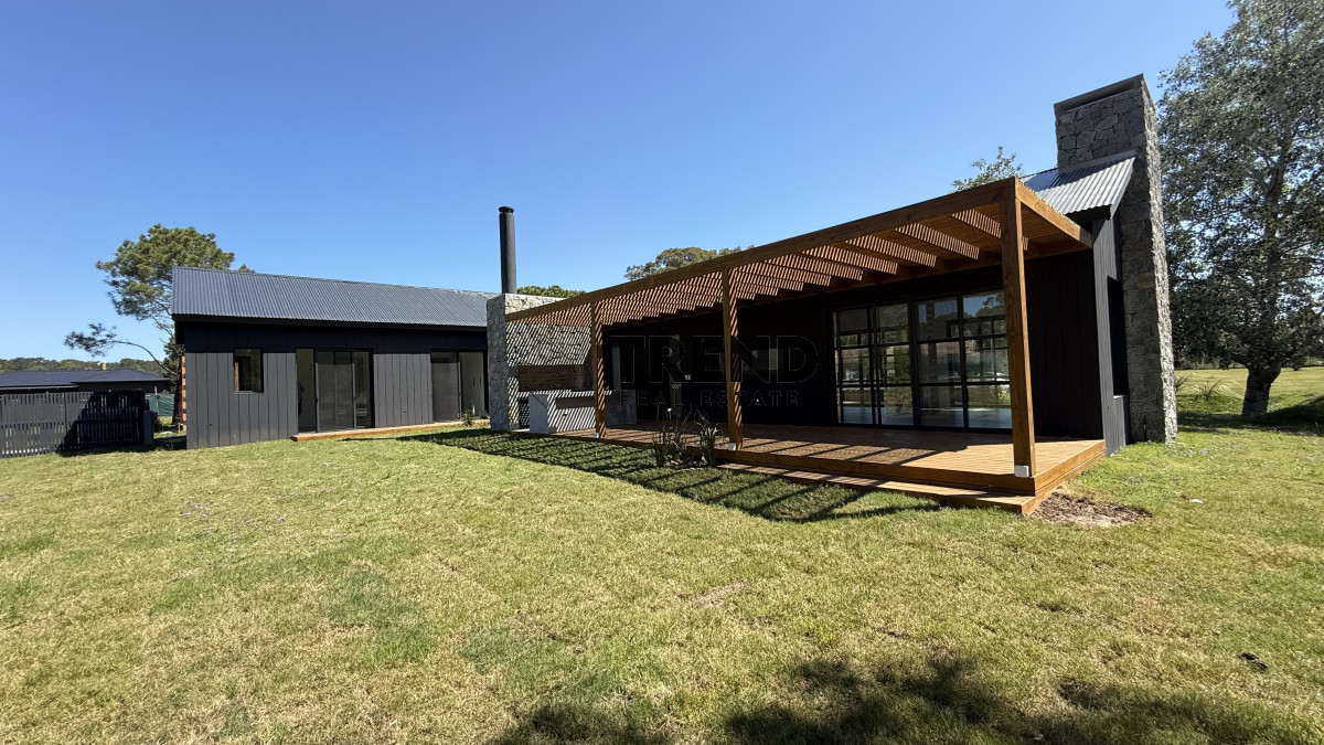 Casa ID.26 - Casa en Venta en Barrio Don Miguel, 4 dormitorios 