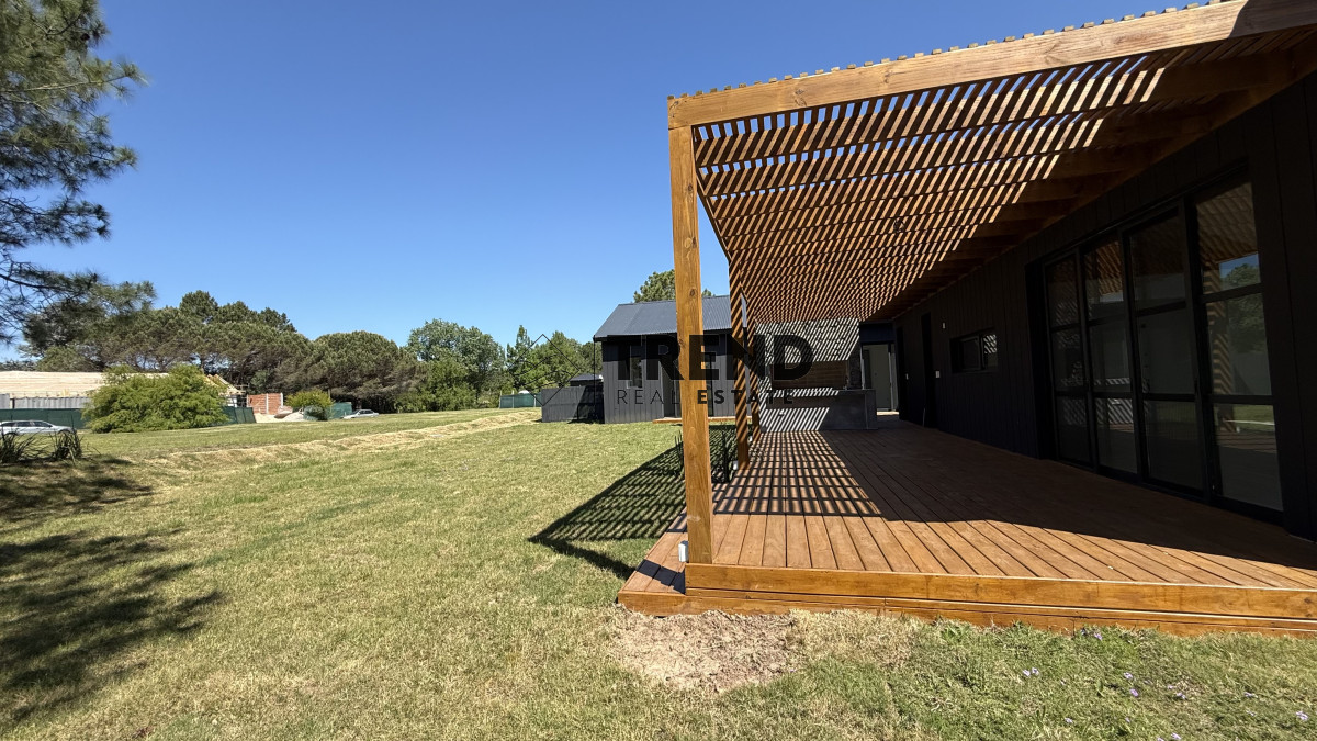 Casa ID.26 - Casa en Venta en Barrio Don Miguel, 4 dormitorios 