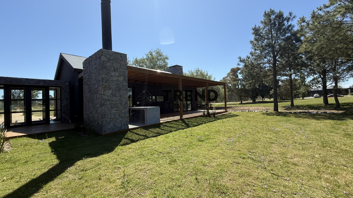 Casa ID.26 - Casa en Venta en Barrio Don Miguel, 4 dormitorios 