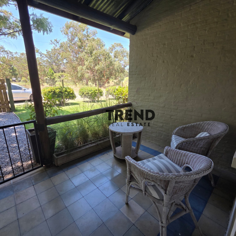 Casa ID.75 - Casa de 3 Dorm + dependencia de servicio, piscina climatizada  en La Barra