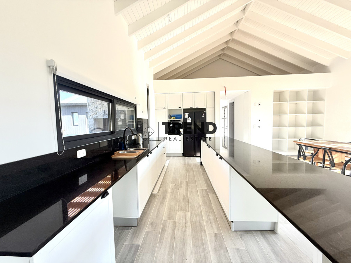 Casa ID.26 - Casa en Venta en Barrio Don Miguel, 4 dormitorios 