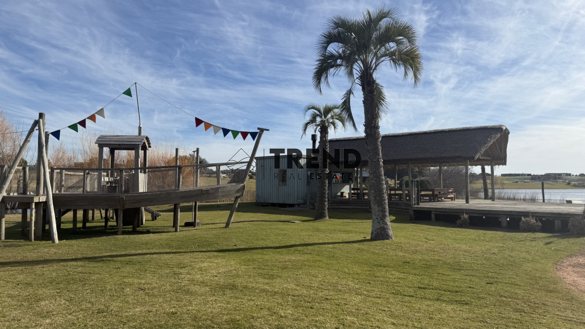 Casa ID.62 - Gran casa de 4 dormitorios en Barrio privado Pueblo Mio