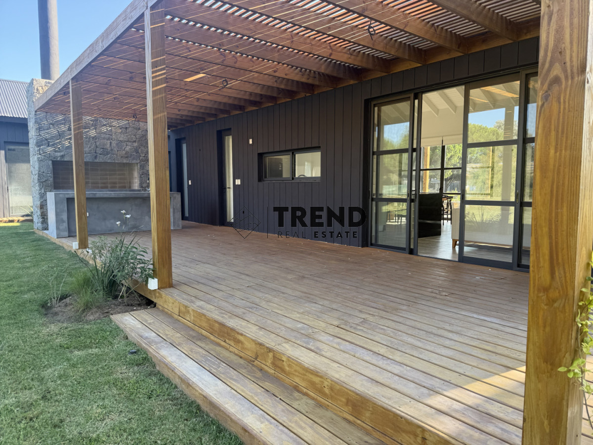 Casa ID.26 - Casa en Venta en Barrio Don Miguel, 4 dormitorios 