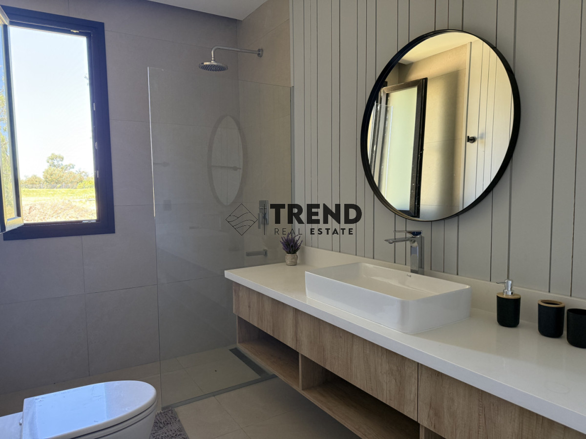 Casa ID.49 - Espectacular casa en Puerto Quetzal 4 dormitorios