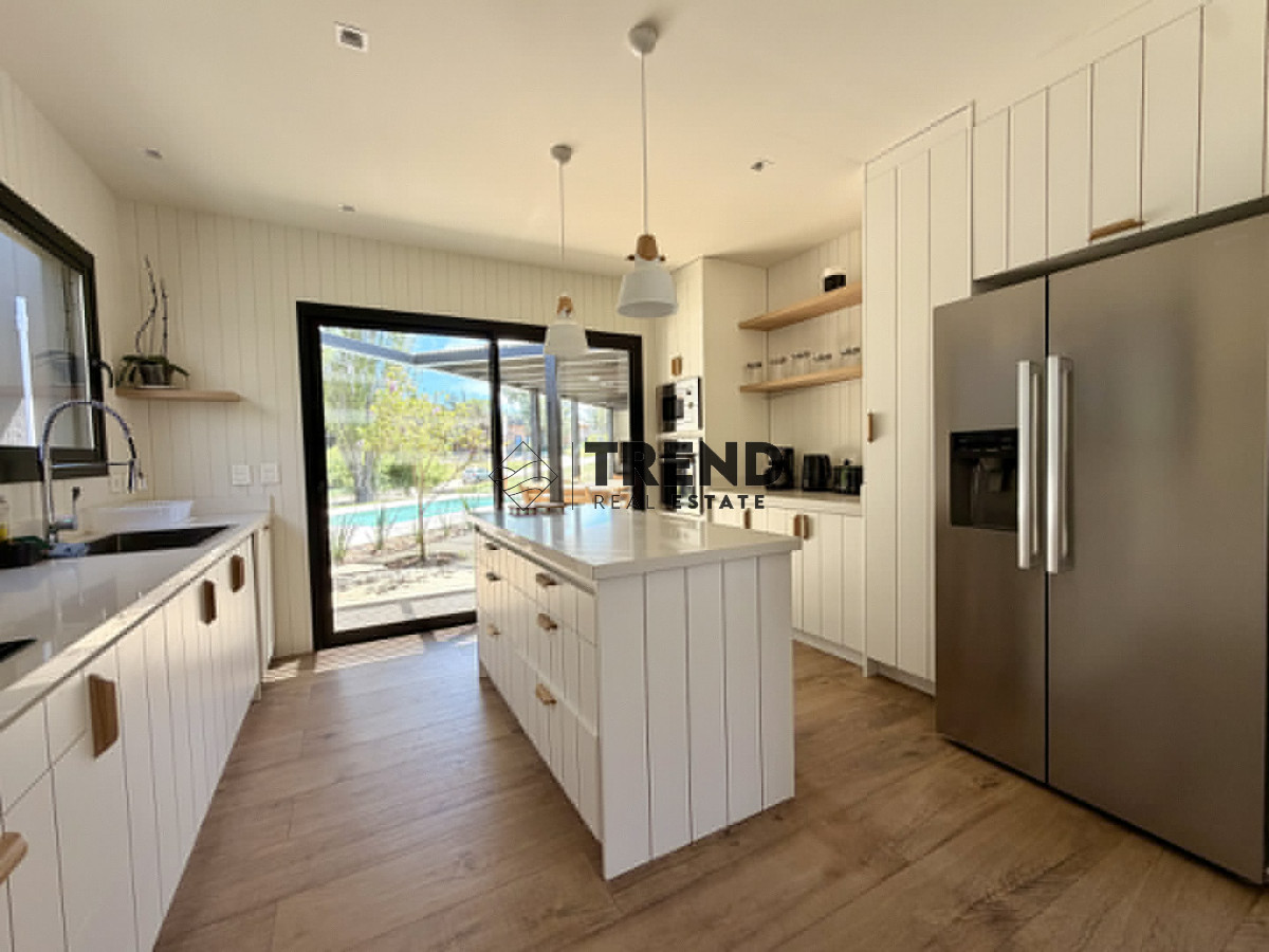 Casa ID.60 - Casa en Don Miguel, 4 dorm con piscina