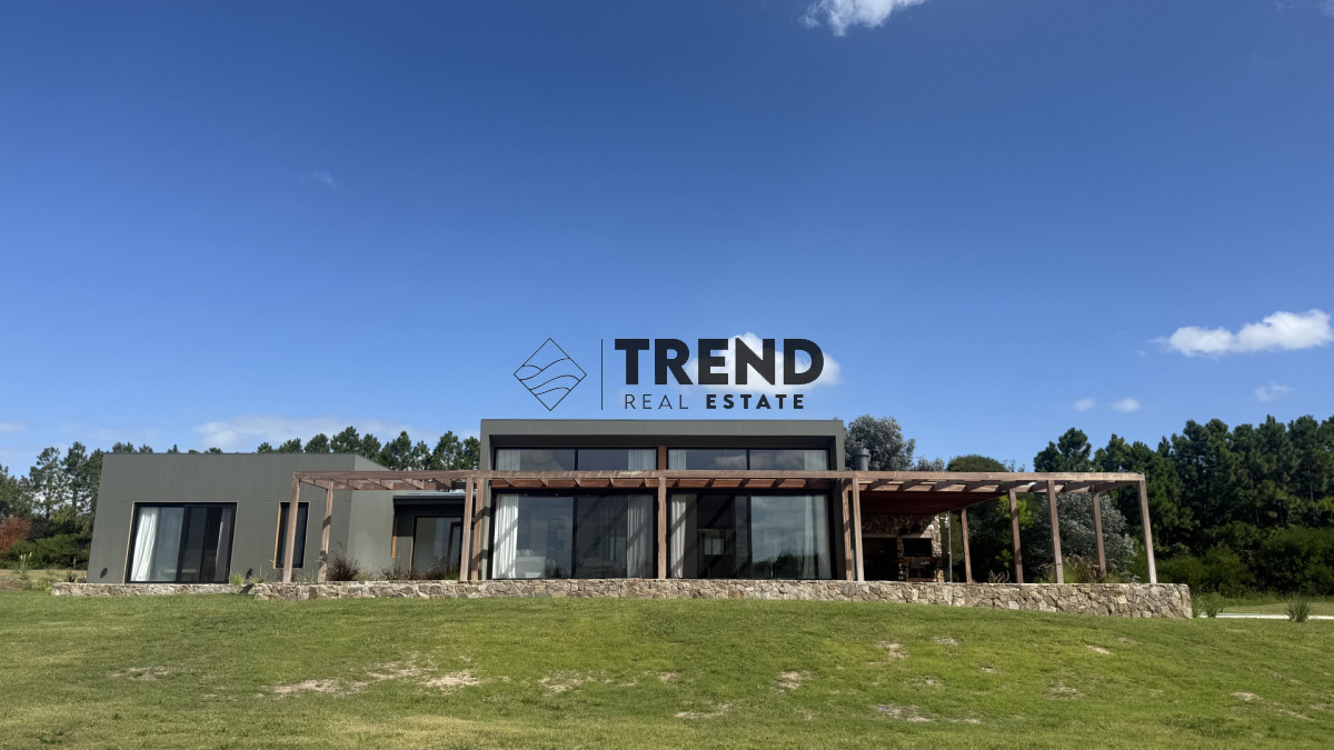 Casa ID.62 - Gran casa de 4 dormitorios en Barrio privado Pueblo Mio