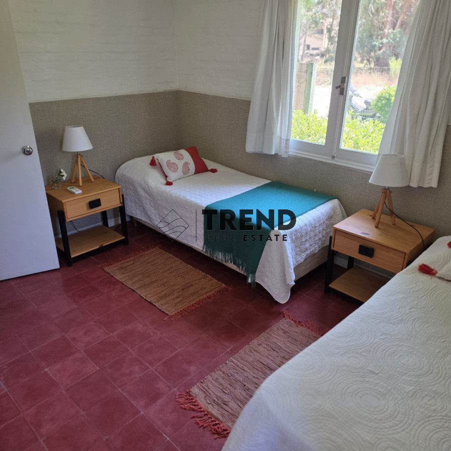 Casa ID.75 - Casa de 3 Dorm + dependencia de servicio, piscina climatizada  en La Barra