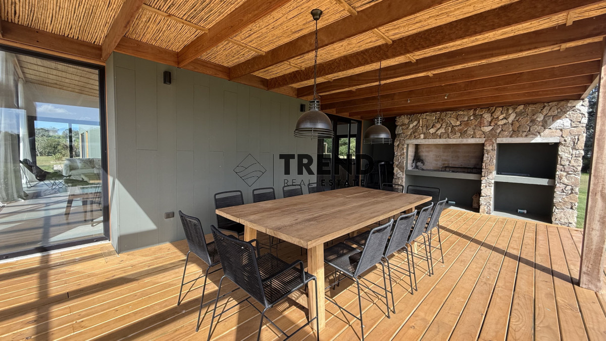 Casa ID.62 - Gran casa de 4 dormitorios en Barrio privado Pueblo Mio