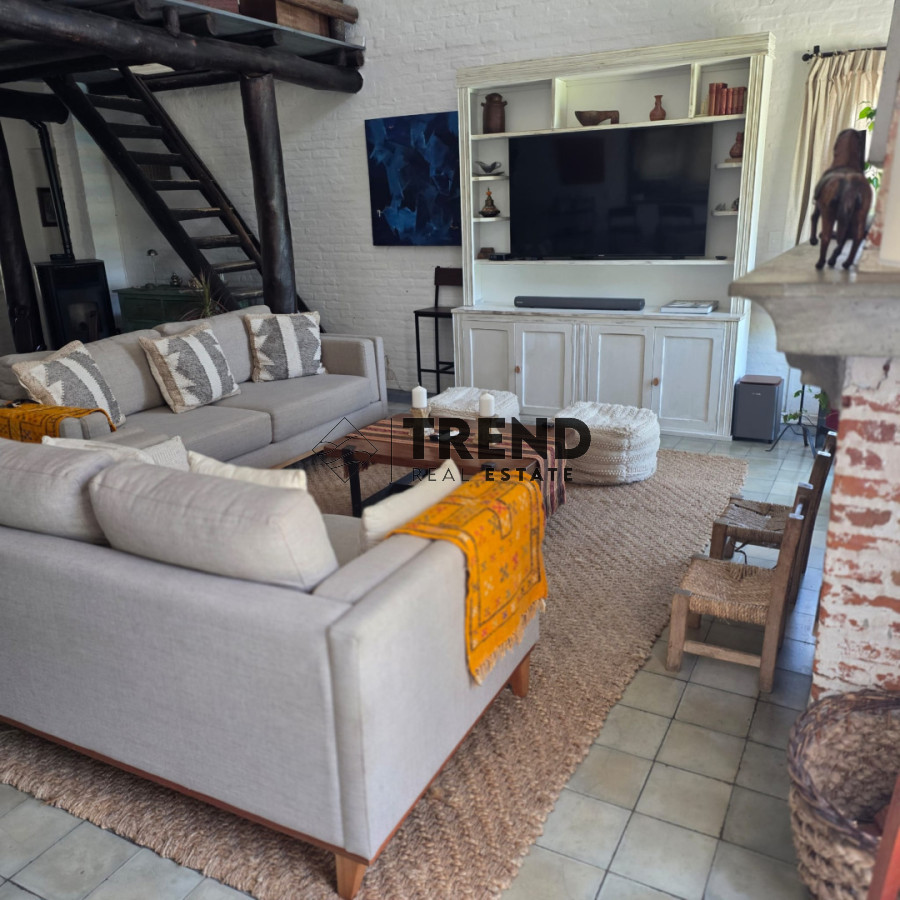 Casa ID.75 - Casa de 3 Dorm + dependencia de servicio, piscina climatizada  en La Barra
