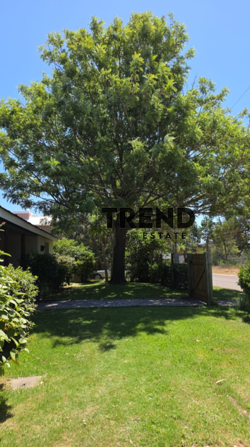 Casa ID.75 - Casa de 3 Dorm + dependencia de servicio, piscina climatizada  en La Barra