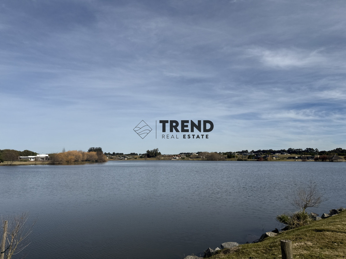 Casa ID.62 - Gran casa de 4 dormitorios en Barrio privado Pueblo Mio