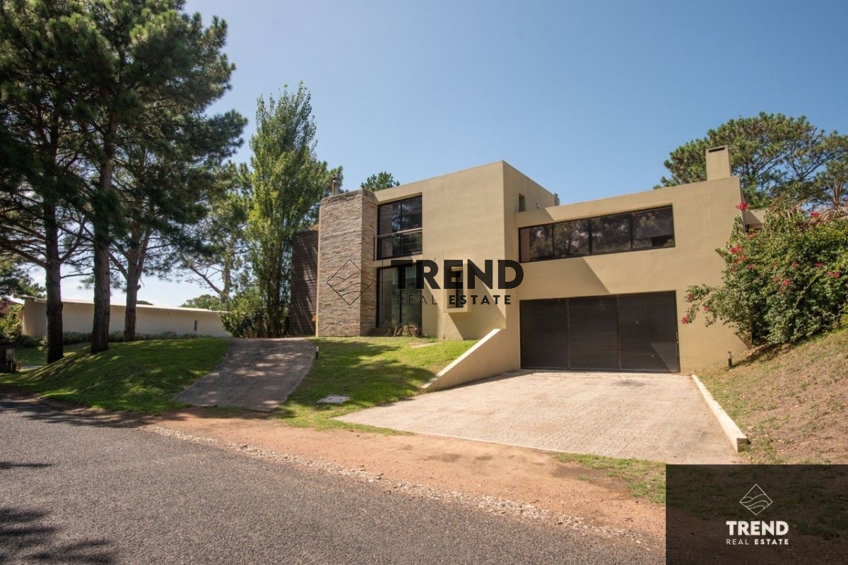 Casa ID.2 - Gran Casa en  Barrio Privado La Residence