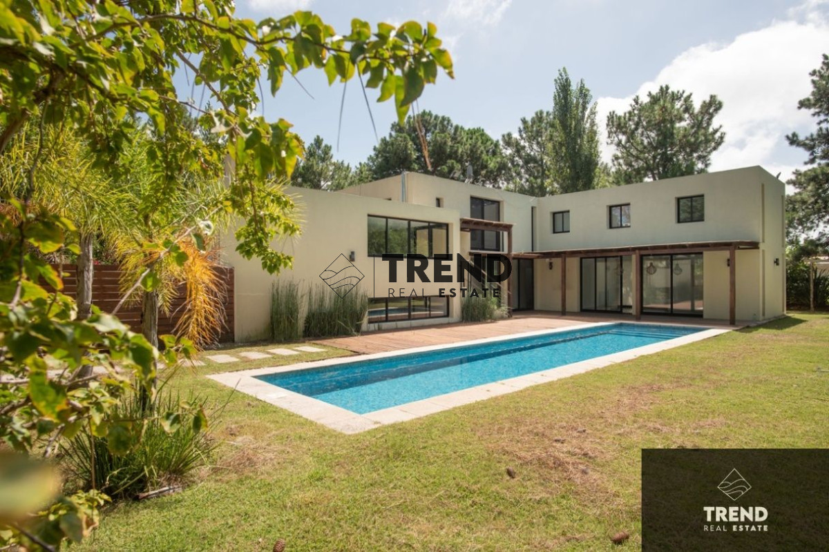 Casa ID.2 - Gran Casa en  Barrio Privado La Residence