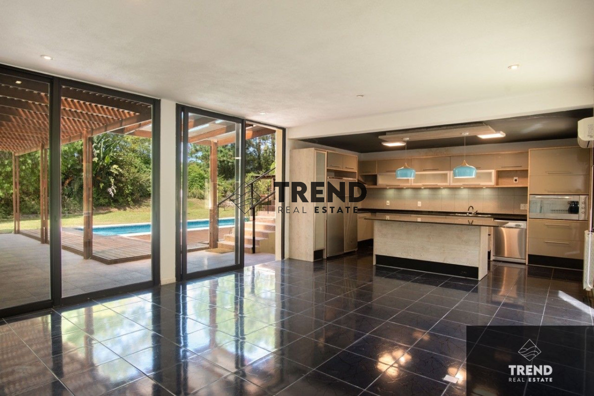 Casa ID.2 - Gran Casa en  Barrio Privado La Residence