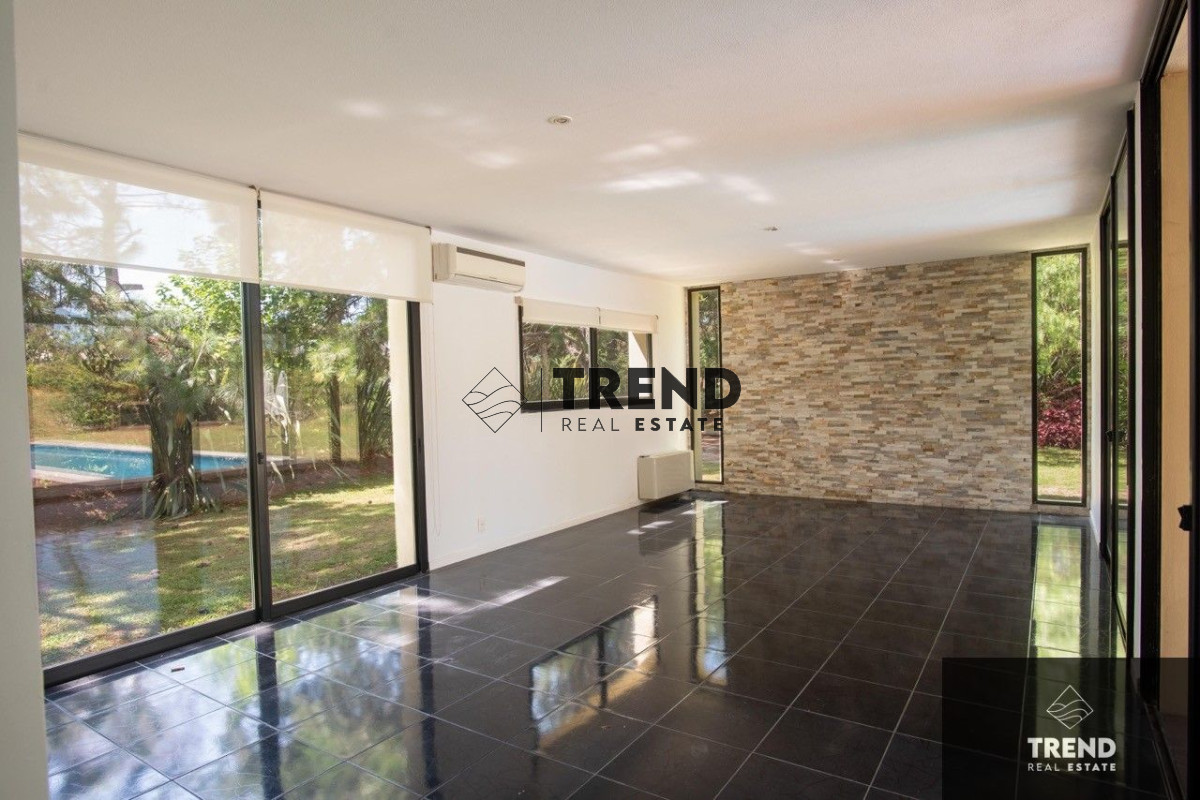 Casa ID.2 - Gran Casa en  Barrio Privado La Residence