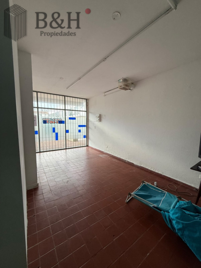 Local Comercial ID.7508 - Se vende/alquila local en centro de Maldonado