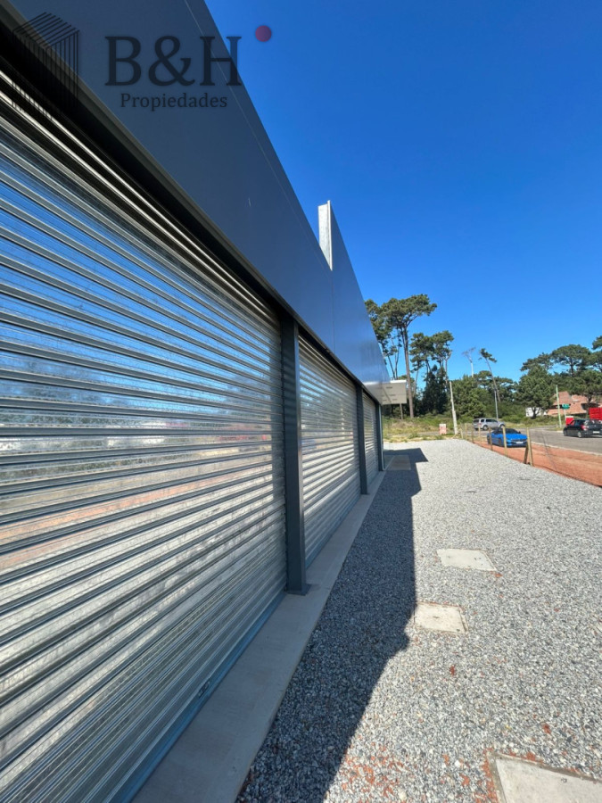 Local Comercial ID.7620 - SE ALQUILA Impresionante local 