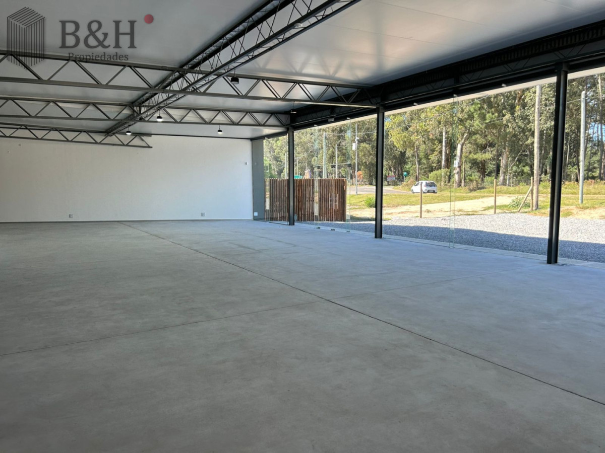 Local Comercial ID.7620 - SE ALQUILA Impresionante local 
