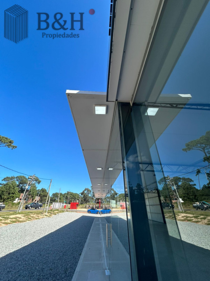 Local Comercial ID.7620 - SE ALQUILA Impresionante local 