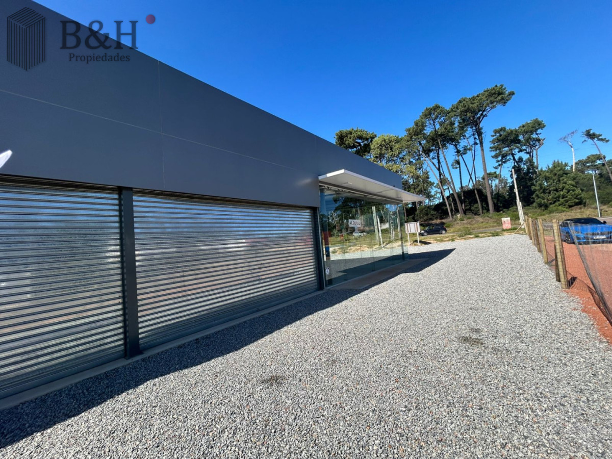 Local Comercial ID.7620 - SE ALQUILA Impresionante local 