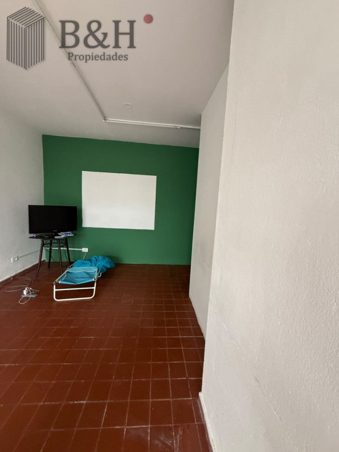Local Comercial ID.7508 - Se vende/alquila local en centro de Maldonado