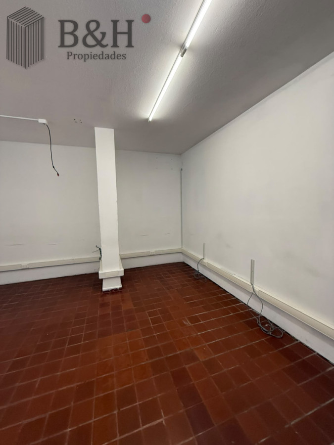 Local Comercial ID.7508 - Se vende/alquila local en centro de Maldonado