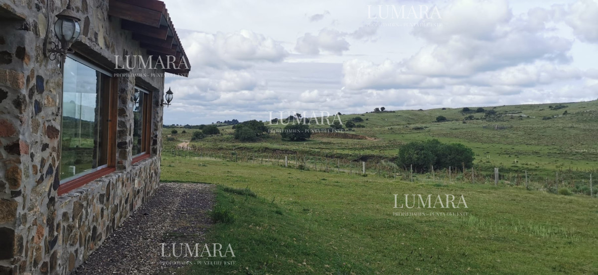 Chacra ID.2967 - Insuperable!!!  chacra 33 hás con  costa al arroyo Aiguá