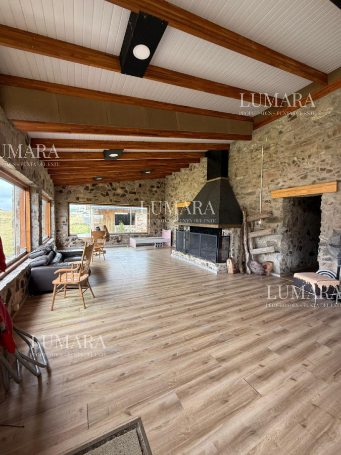 Chacra ID.2967 - Insuperable!!!  chacra 33 hás con  costa al arroyo Aiguá