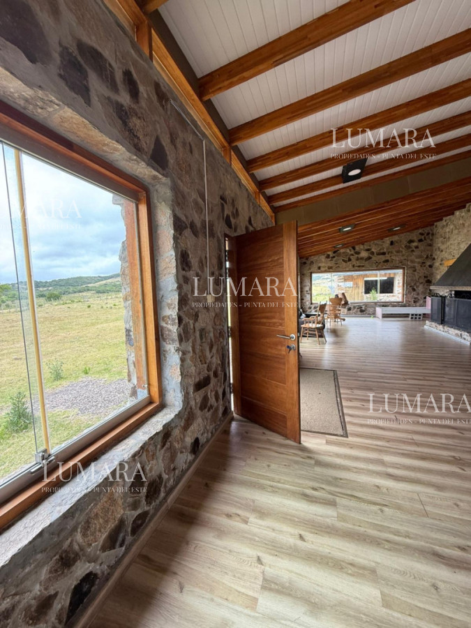 Chacra ID.2967 - Insuperable!!!  chacra 33 hás con  costa al arroyo Aiguá