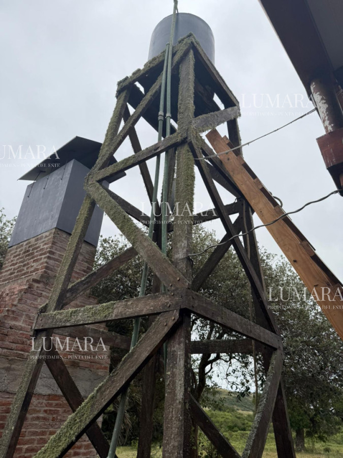 Chacra ID.2967 - Insuperable!!!  chacra 33 hás con  costa al arroyo Aiguá