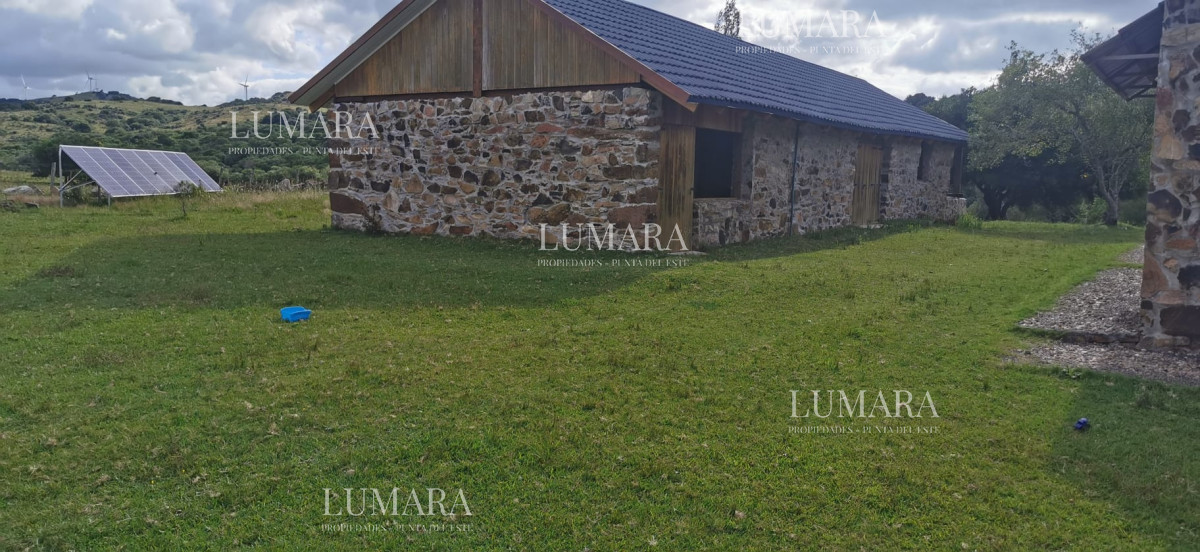 Chacra ID.2967 - Insuperable!!!  chacra 33 hás con  costa al arroyo Aiguá