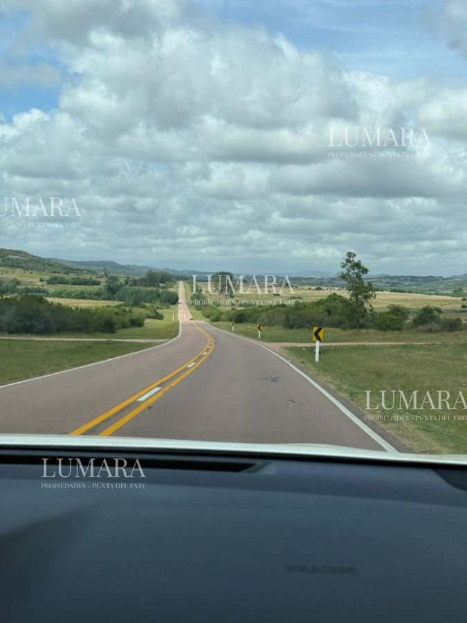 Chacra ID.2967 - Insuperable!!!  chacra 33 hás con  costa al arroyo Aiguá