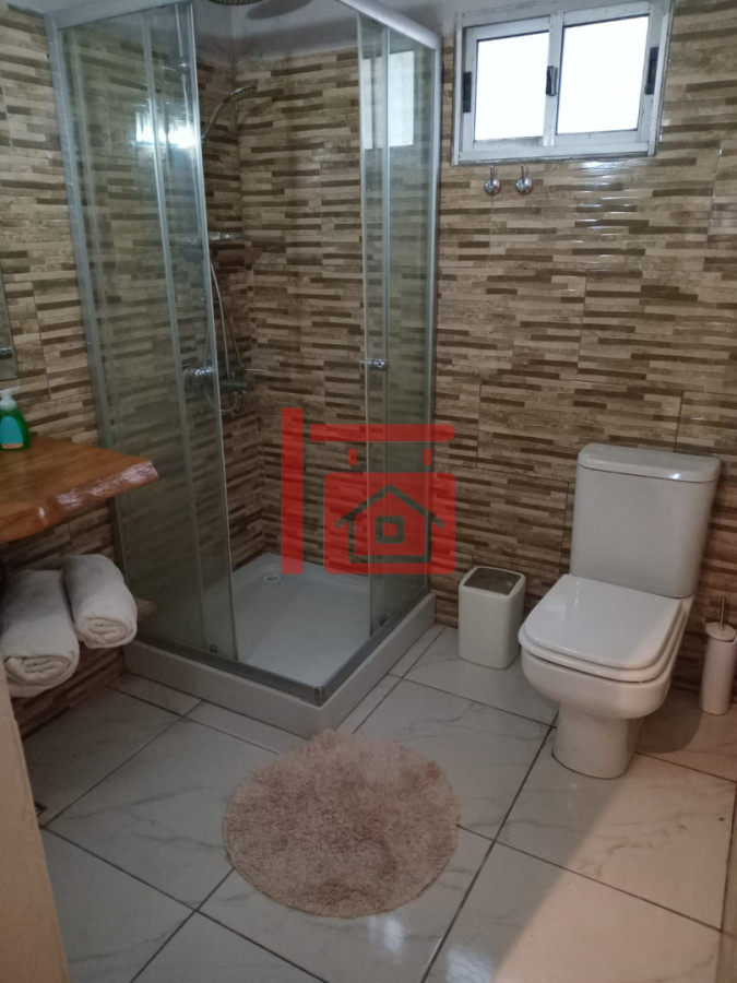 Casa ID.1 - Casa familiar roja en Solanas