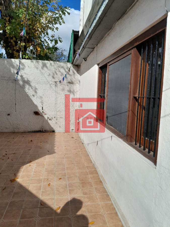 Casa ID.7 - Casa a la venta en Maldonado + Apto 2 dorm. + Taller.