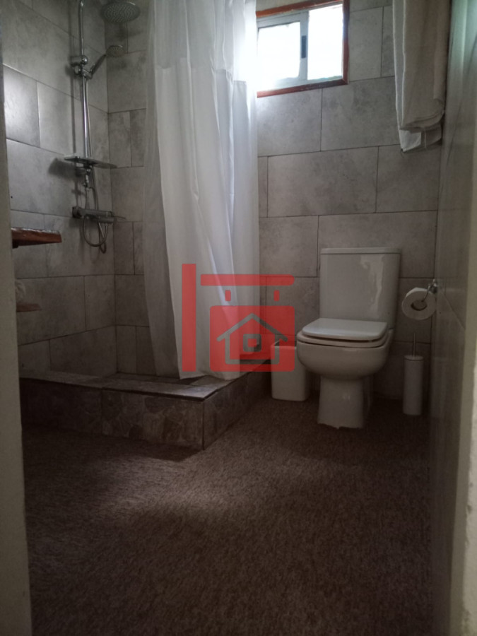 Casa ID.1 - Casa familiar roja en Solanas