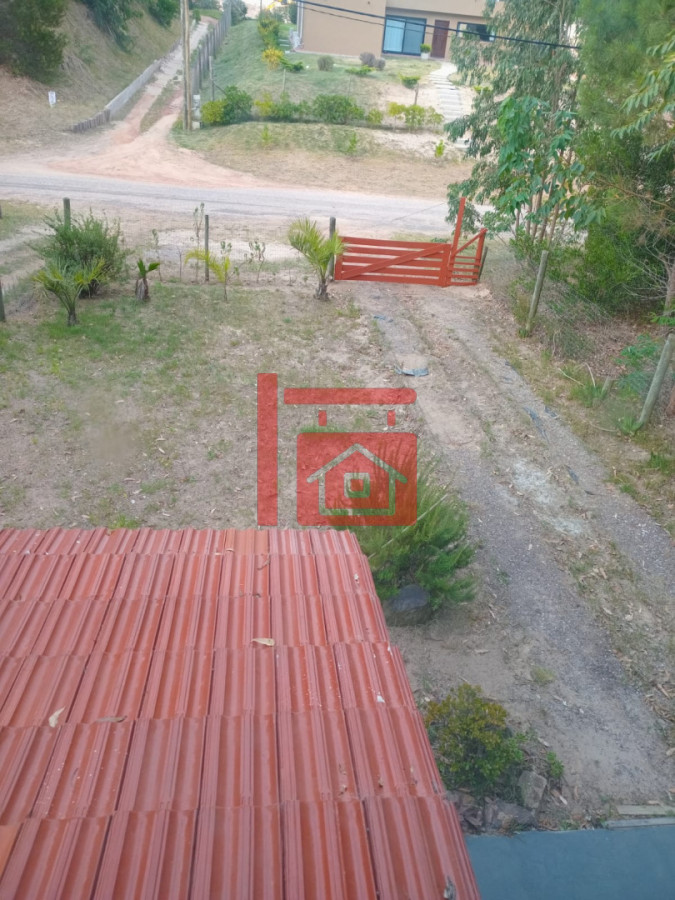 Casa ID.1 - Casa familiar roja en Solanas