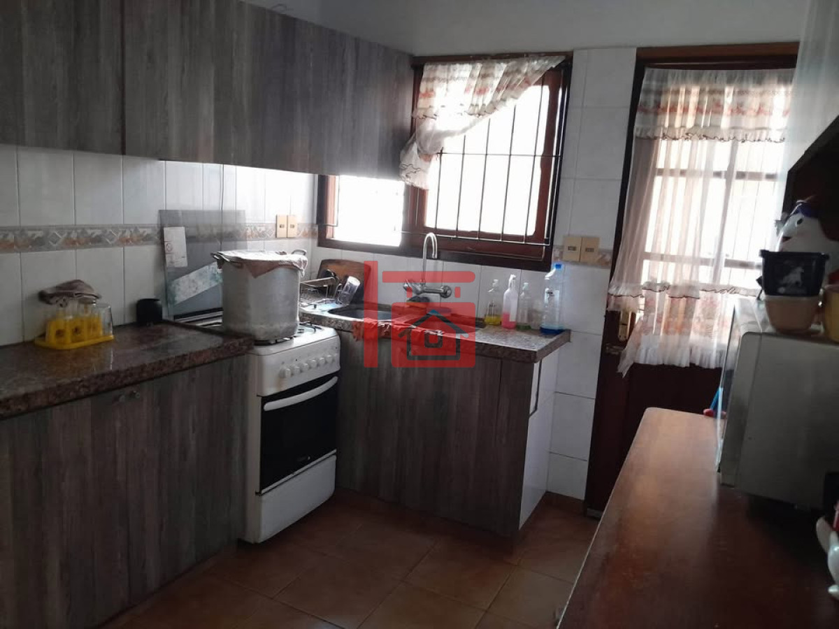 Casa ID.7 - Casa a la venta en Maldonado + Apto 2 dorm. + Taller.