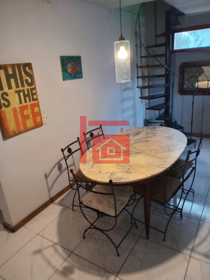 Casa ID.1 - Casa familiar roja en Solanas