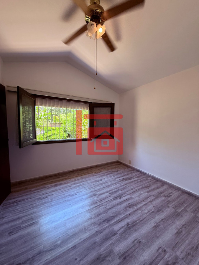 Casa ID.40 - Casa en Barrio Cantegril, Punta del Este